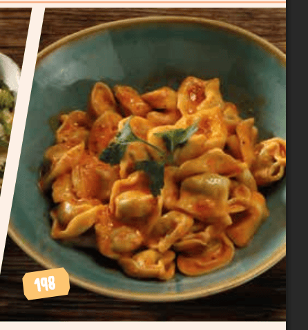 Tortellini mit Spinat in Tomatensauce (Ispanaklı Tortellini, Domates Soslu)