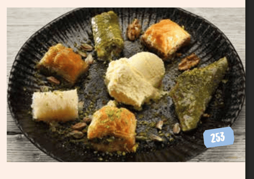 Baklava-Platte mit Eis