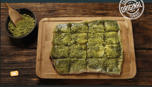 قطمر — حلوى الفستق محضّرة بالمنزل (Katmer)