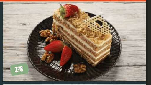 Medovik (russische Honig-Walnusstorte, 1 Stk.)